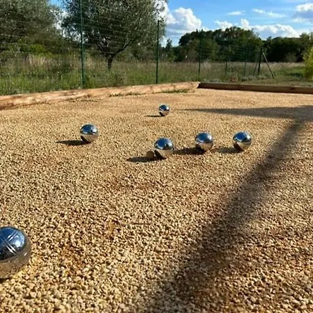 Piscine & Petanque 3* Saint-Ambroix