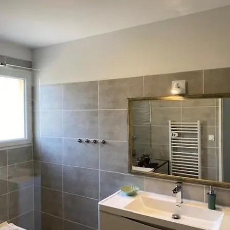 Avec Piscine / 6 Personnes Affittacamere