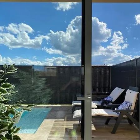 Avec Piscine / 6 Personnes Affittacamere 3*