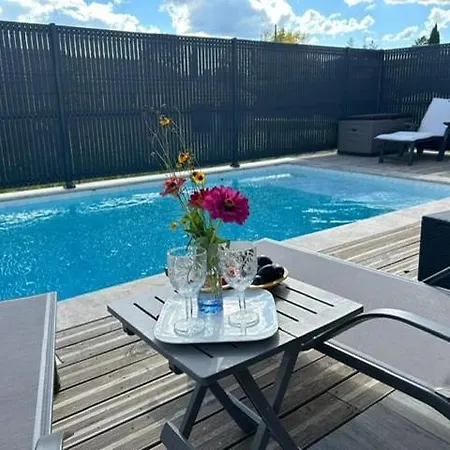 Avec Piscine / 6 Personnes Affittacamere