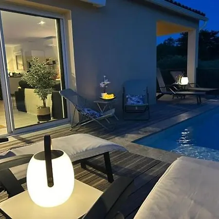 Avec Piscine / 6 Personnes Affittacamere 3*