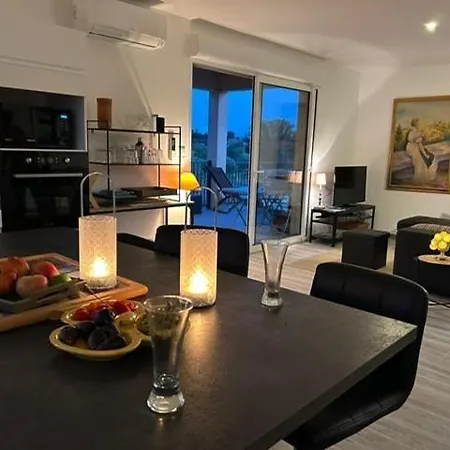 Avec Piscine / 6 Personnes Affittacamere 3*