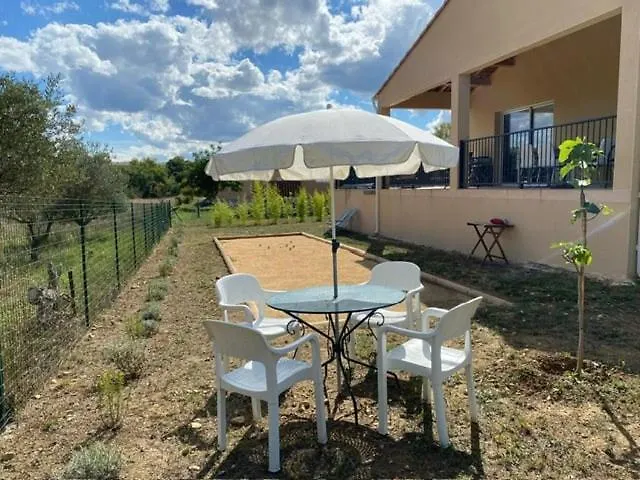בית הארחה Avec Piscine / 6 Personnes סנט-אמברואה