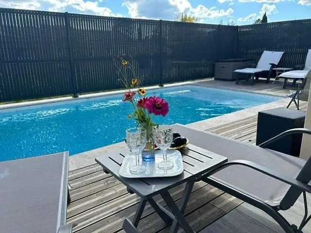 Avec Piscine / 6 Personnes בית הארחה