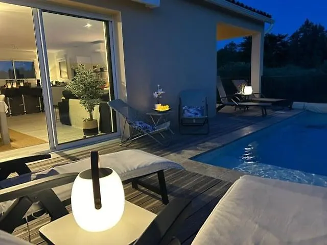 Avec Piscine / 6 Personnes בית הארחה 4*