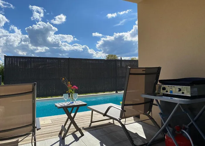 Avec Piscine / 6 Personnes Affittacamere Saint-Ambroix